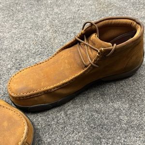 Twisted X men’s size 10.5 with safety toe.